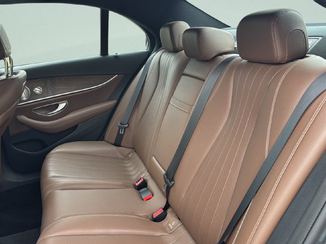 Used 2018 Mercedes-Benz E 300 4MATIC image 16