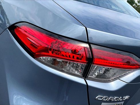 Used 2025 Toyota Corolla LE FWD image 27