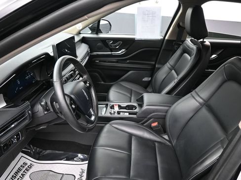 Used 2025 Lincoln Corsair AWD image 22