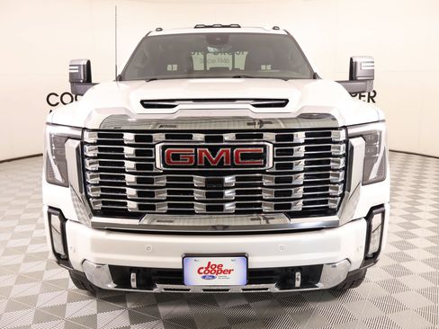 Used 2024 GMC Sierra 2500 Denali w/ Denali Reserve Package AWD/4WD image 9