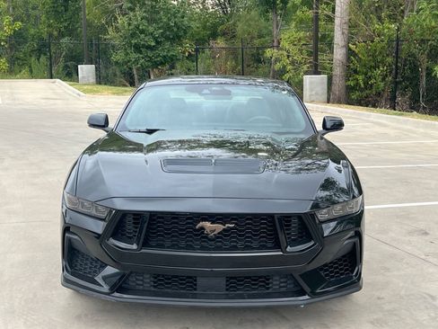 Used 2025 Ford Mustang GT Premium RWD image 2
