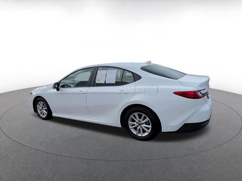 Used 2025 Toyota Camry LE image 11
