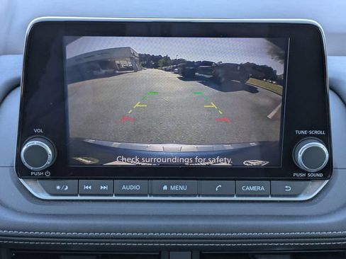 Used 2023 Nissan Rogue SV w/ SV Premium B Package FWD image 23