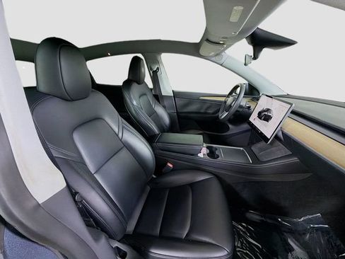 Used 2023 Tesla Model Y AWD image 28