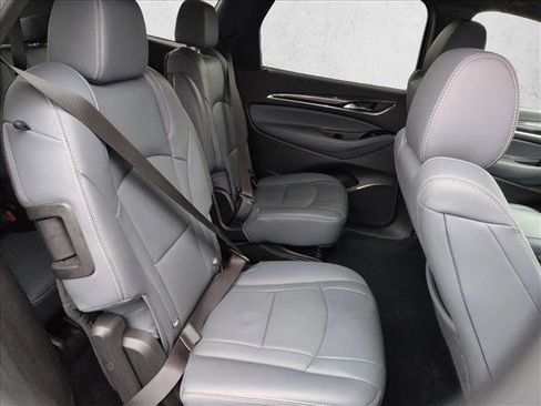 Used 2023 Buick Enclave Essence image 20