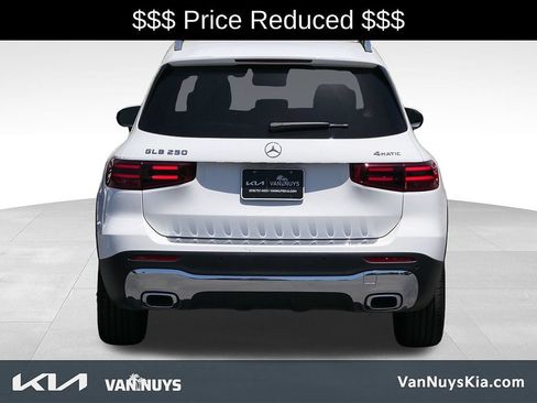 Used 2025 Mercedes-Benz GLB 250 4MATIC image 36