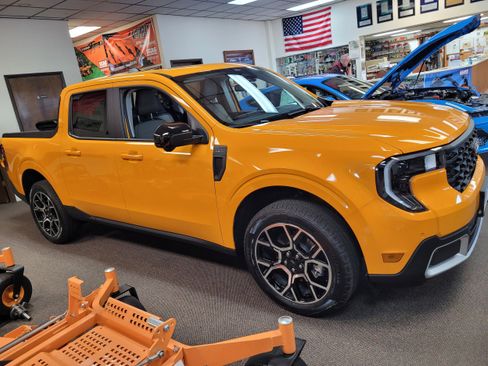 New 2026 Ford Maverick Lariat AWD/4WD image 1