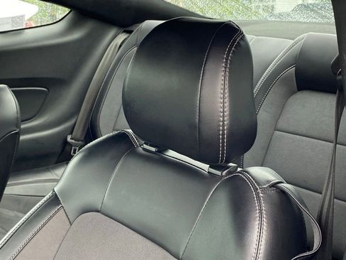 Used 2019 Ford Mustang Shelby GT350 w/ Technology Package RWD image 24