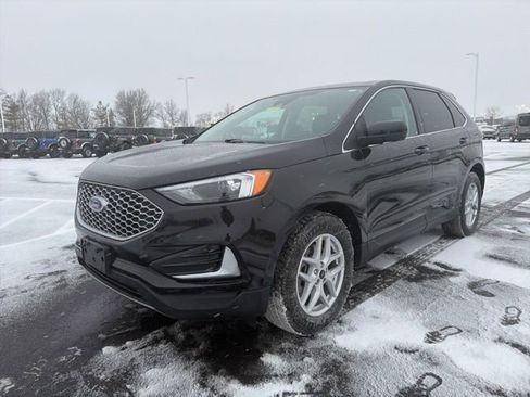 Used 2024 Ford Edge SEL image 2