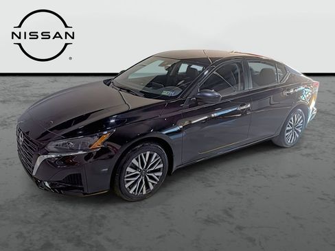 Certified 2024 Nissan Altima 2.5 SV image 1