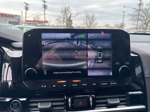 Used 2022 Nissan Pathfinder SL image 15