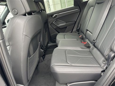 New 2025 Audi Q3 2.0T Premium image 11