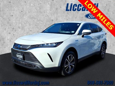 Used 2021 Toyota Venza LE w/ Carpet Mat Package (TMS) image 3