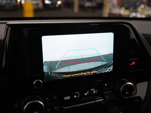 Used 2025 Toyota Highlander XSE AWD/4WD image 30