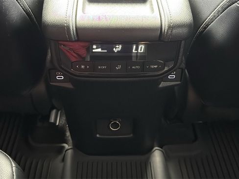 Used 2024 Toyota Grand Highlander XLE image 17
