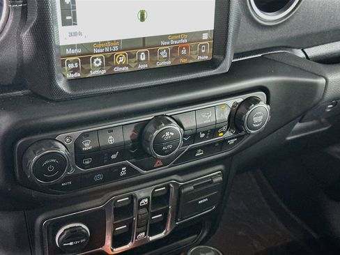 Used 2023 Jeep Wrangler Unlimited Sahara w/ Cold Weather Group AWD/4WD image 23