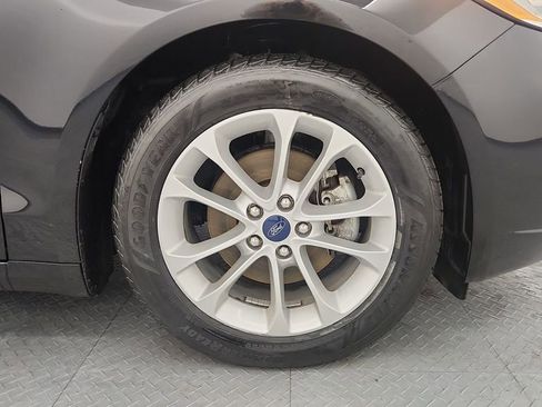 Used 2020 Ford Fusion SE image 15
