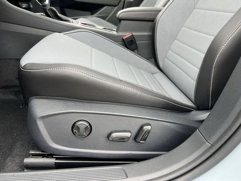 New 2026 Volkswagen Jetta SE image 12