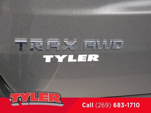 Used 2022 Chevrolet Trax LT w/ LT Convenience Package AWD/4WD image 13