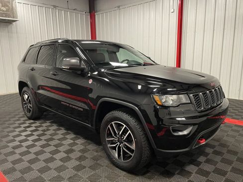 Used 2020 Jeep Grand Cherokee Trailhawk image 5
