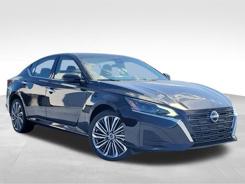 New 2025 Nissan Altima 2.5 SL image 2