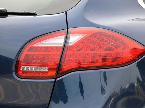 Used 2012 Porsche Cayenne S AWD/4WD image 16