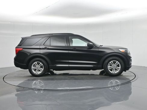Certified 2022 Ford Explorer XLT w/ Equipment Group 202A image 38
