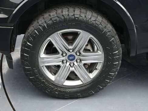 Used 2018 Ford F150 Lariat w/ Equipment Group 502A Luxury AWD/4WD image 24