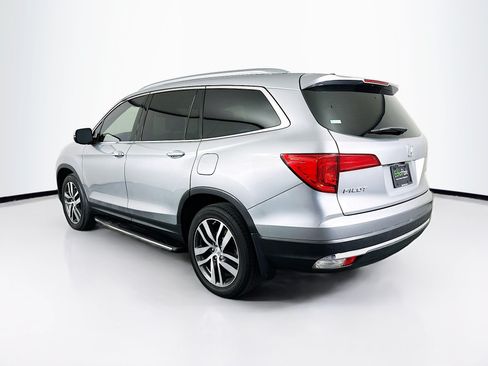 Used 2017 Honda Pilot Touring image 5