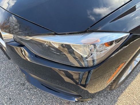 Used 2017 BMW 320i xDrive Sedan image 28