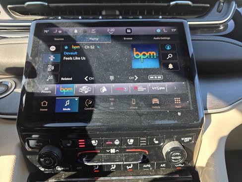 Used 2022 Jeep Grand Cherokee Limited 4xe w/ Luxury Tech Group II image 7