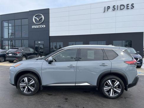 Used 2021 Nissan Rogue SL w/ Premium Package image 2