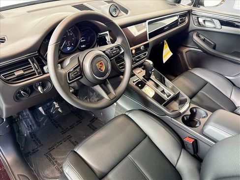 Used 2026 Porsche Macan AWD/4WD image 4