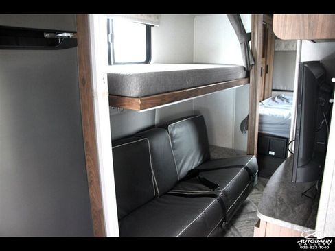 Used 2022 Ford E-450 and Econoline 450 Super Duty w/ Motorhome Prep Package RWD image 29