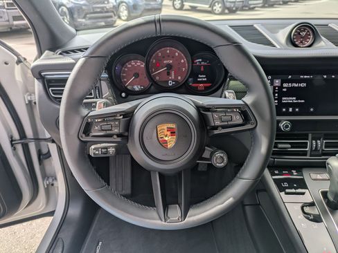 Used 2025 Porsche Macan GTS image 17