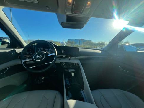 Used 2025 Hyundai Elantra Limited image 33