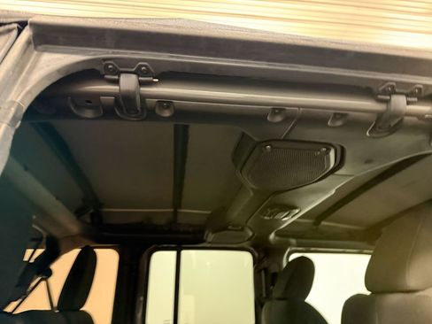 Used 2019 Jeep Wrangler Unlimited Sport S AWD/4WD image 16