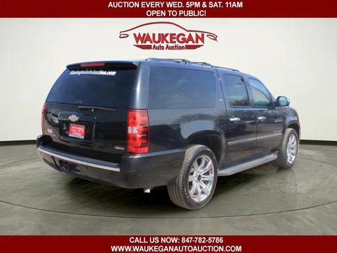 Used 2011 Chevrolet Suburban LTZ RWD image 3