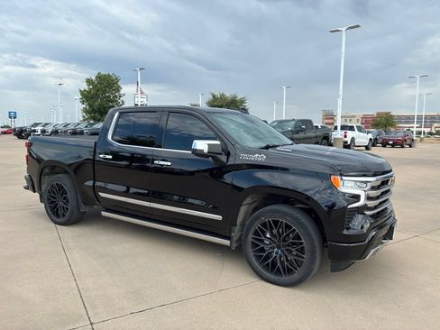 Used 2024 Chevrolet Silverado 1500 High Country AWD/4WD image 5