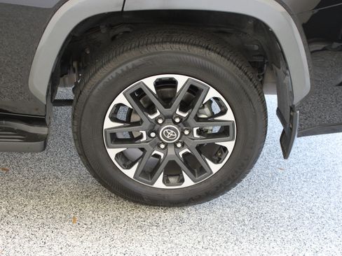Certified 2024 Toyota Sequoia Limited w/ Tow Technology Package AWD/4WD image 10