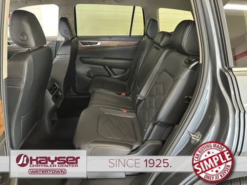 Used 2025 Volkswagen Atlas SE AWD/4WD image 29