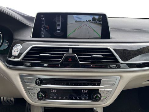 Used 2017 BMW 750i xDrive AWD/4WD image 27