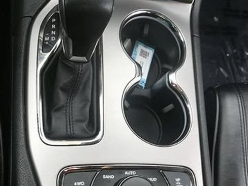 Used 2021 Jeep Grand Cherokee High Altitude AWD/4WD image 18
