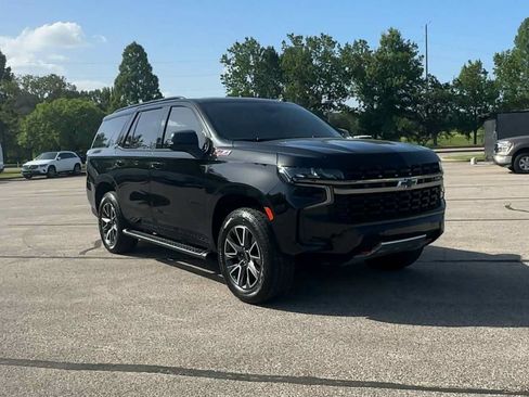 Used 2022 Chevrolet Tahoe Z71 w/ Luxury Package AWD/4WD image 2