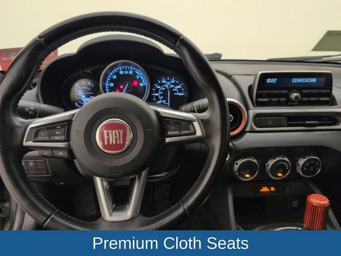 Used 2018 FIAT 124 Spider Classica RWD image 16