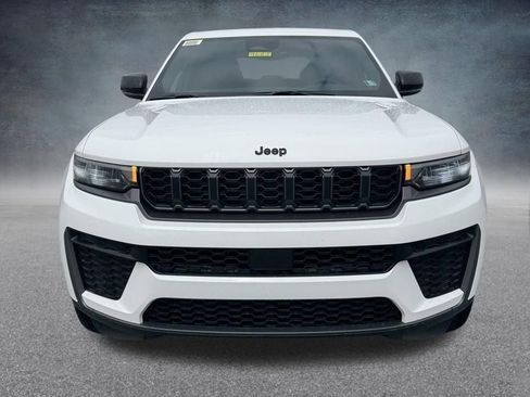 New 2026 Jeep Grand Cherokee Altitude AWD/4WD image 5