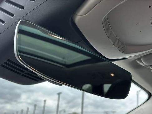 Certified 2025 Volvo XC60 B5 Core AWD/4WD image 23