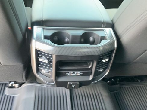 New 2025 RAM 2500 Big Horn AWD/4WD image 15