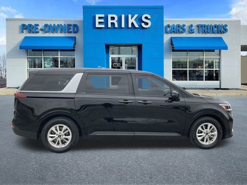 Used 2023 Kia Carnival LX image 6