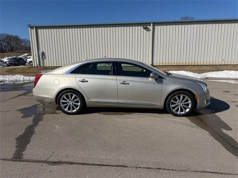 Used 2013 Cadillac XTS Luxury image 2
